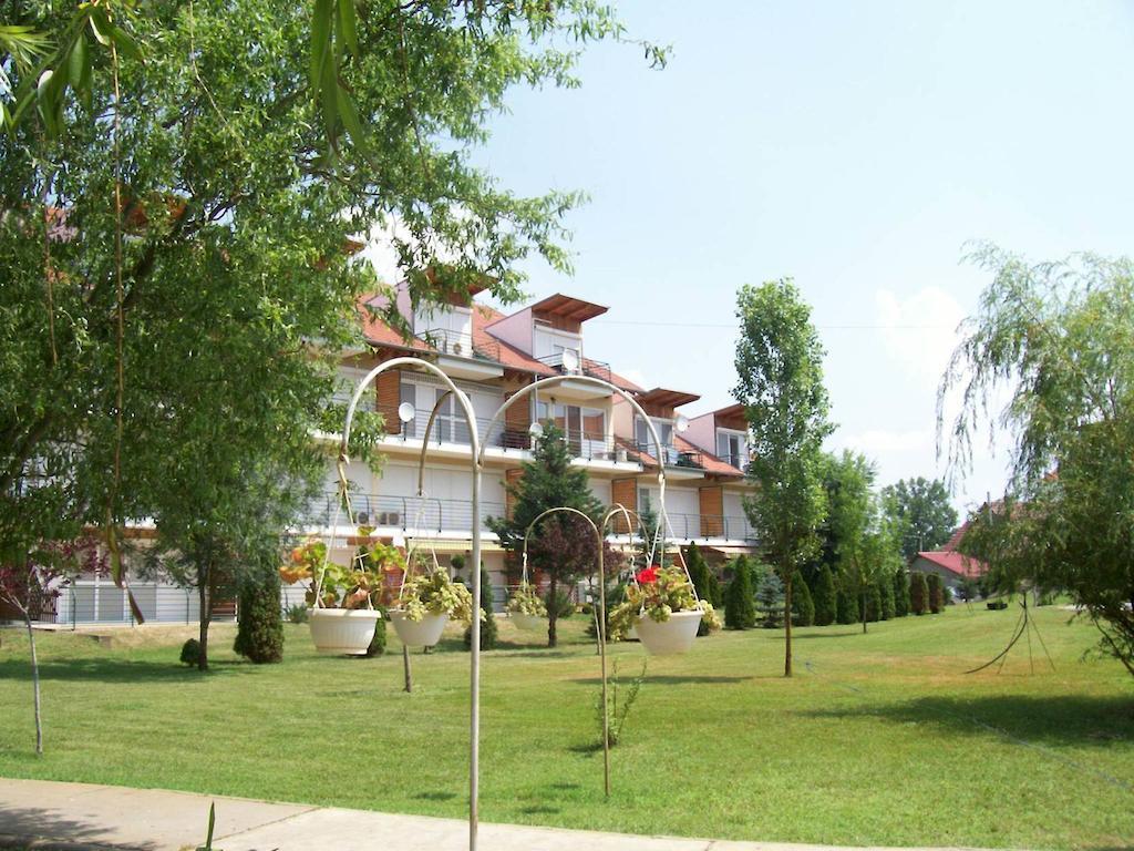 Cserke Napfeny Apartman Черкесёлё Экстерьер фото